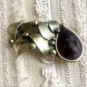 Vintage ornamental pin